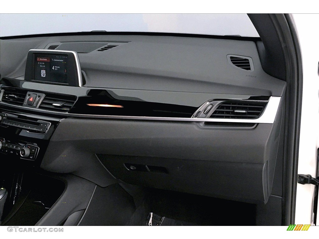 2018 X1 sDrive28i - Alpine White / Black photo #22