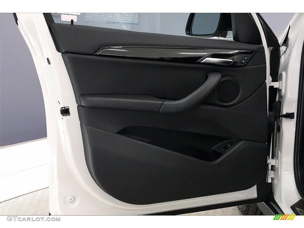 2018 X1 sDrive28i - Alpine White / Black photo #23