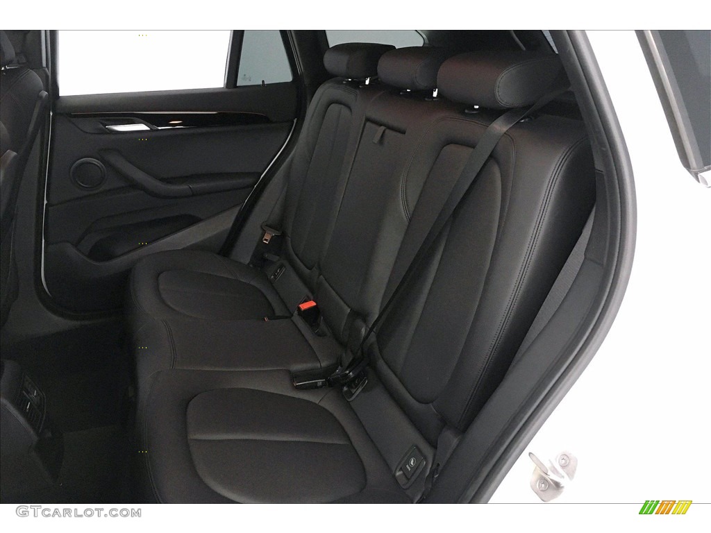 2018 X1 sDrive28i - Alpine White / Black photo #30
