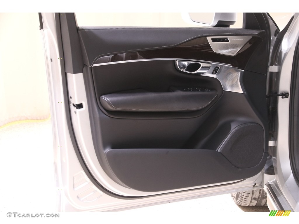 2017 Volvo XC90 T6 AWD Charcoal Door Panel Photo #141030089