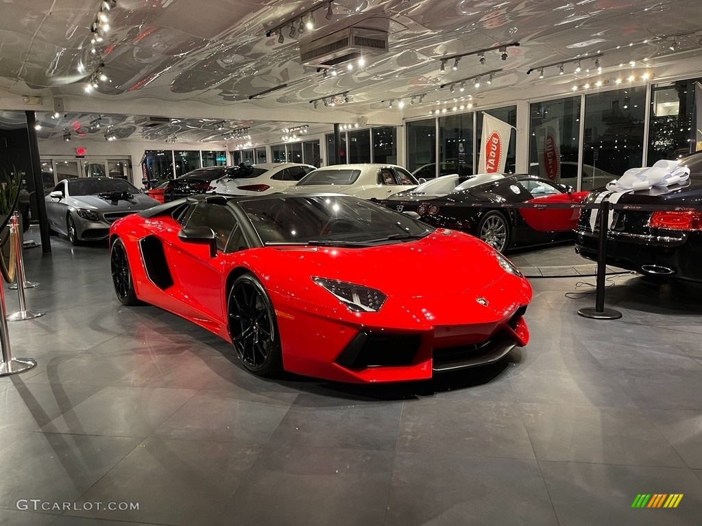 Rosso (Red) Lamborghini Aventador