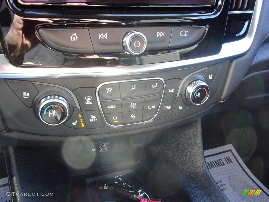 2021 Traverse Premier - Silver Ice Metallic / Jet Black photo #30