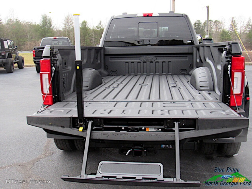 2021 F450 Super Duty Platinum Crew Cab 4x4 - Agate Black / Dark Marsala photo #13