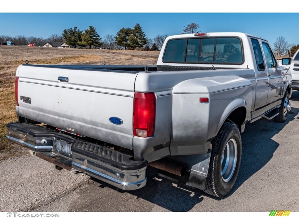 1997 F350 XL Extended Cab - Oxford White / Opal Grey photo #4