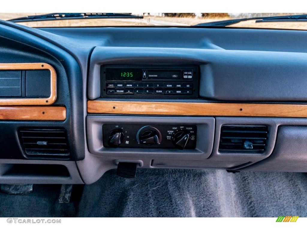 1997 F350 XL Extended Cab - Oxford White / Opal Grey photo #28