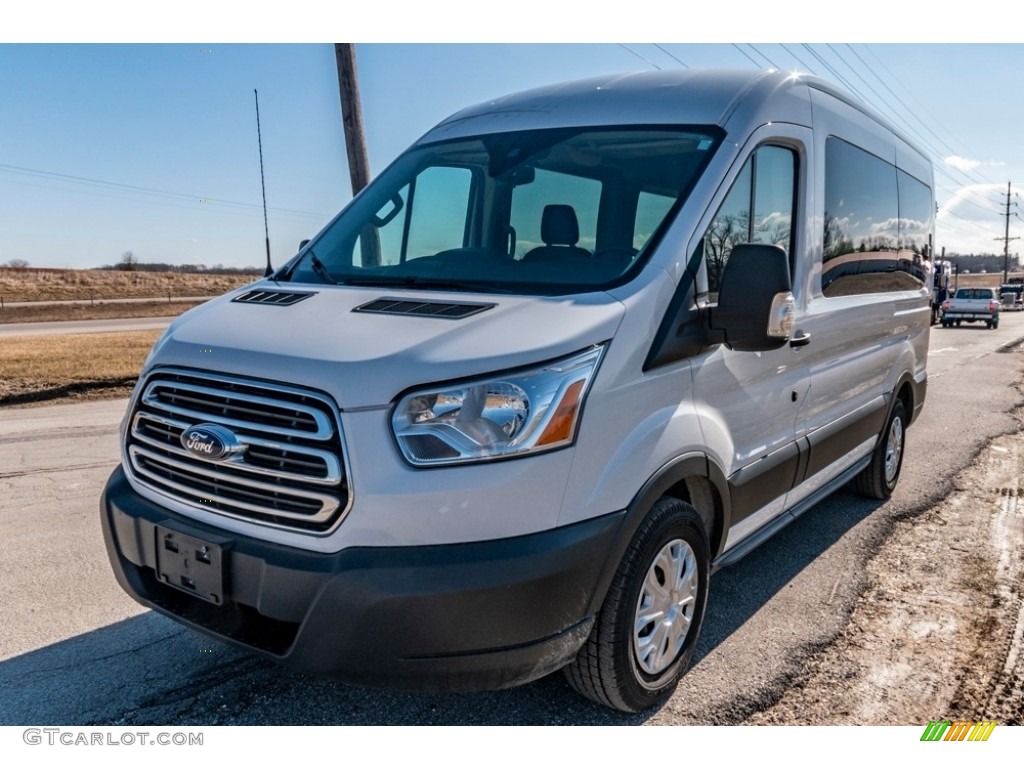 Oxford White 2016 Ford Transit 150 Wagon XL MR Regular Exterior Photo #141037893