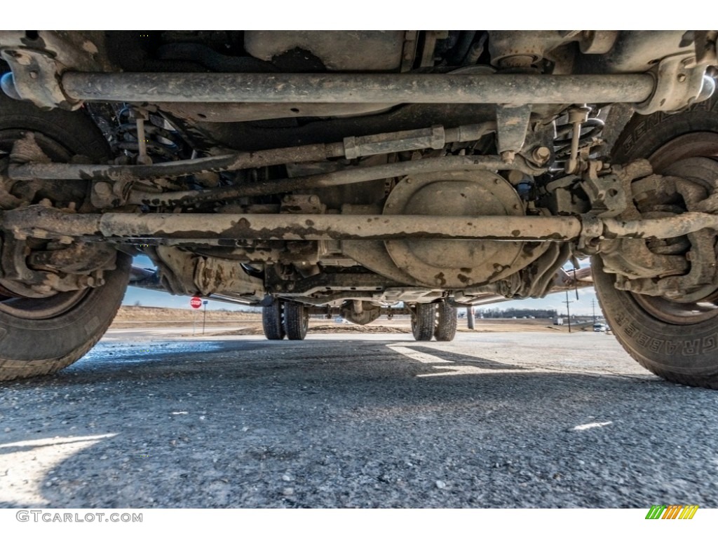 2015 Ram 3500 Laramie Longhorn Crew Cab 4x4 Undercarriage Photos