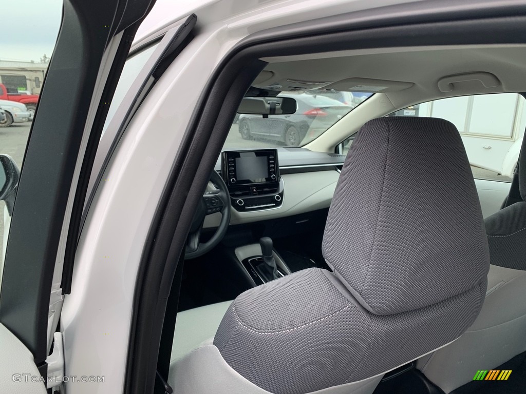 2020 Corolla L - Super White / Light Gray photo #8