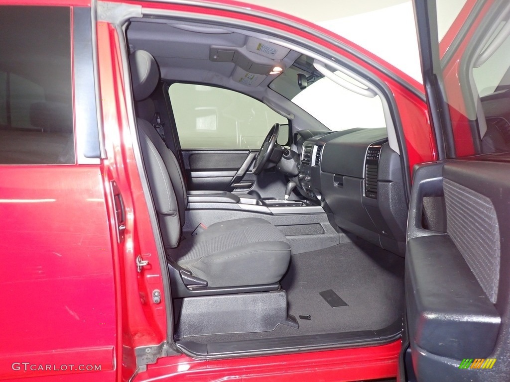 2011 Titan SV King Cab 4x4 - Red Alert / Charcoal photo #32