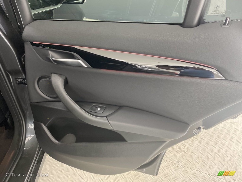 2021 X2 sDrive28i - Mineral Gray Metallic / Black photo #23