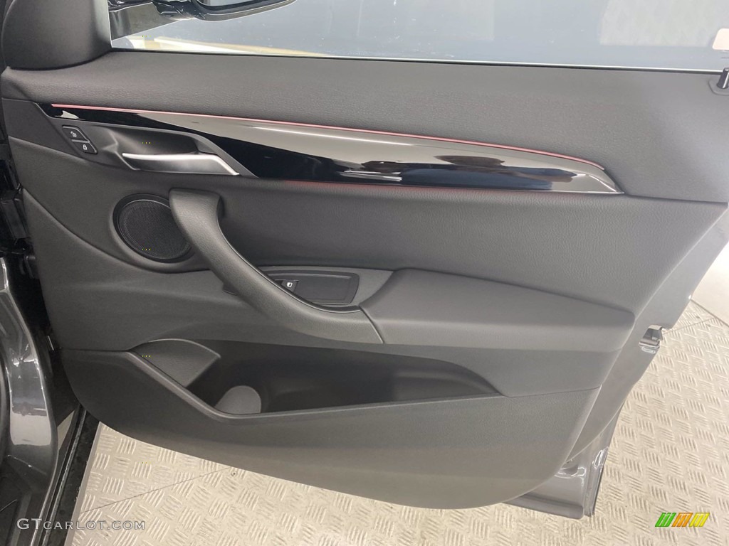 2021 X2 sDrive28i - Mineral Gray Metallic / Black photo #25