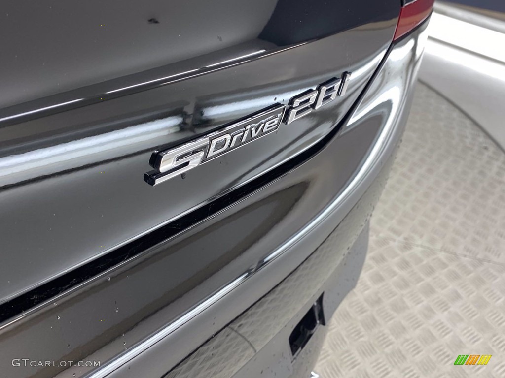 2021 X2 sDrive28i - Black Sapphire Metallic / Black photo #10