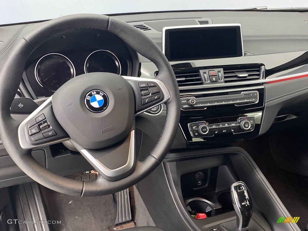 2021 X2 sDrive28i - Black Sapphire Metallic / Black photo #15