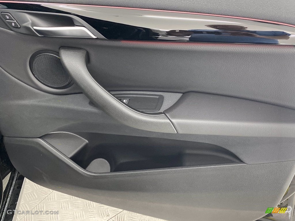 2021 X2 sDrive28i - Black Sapphire Metallic / Black photo #23