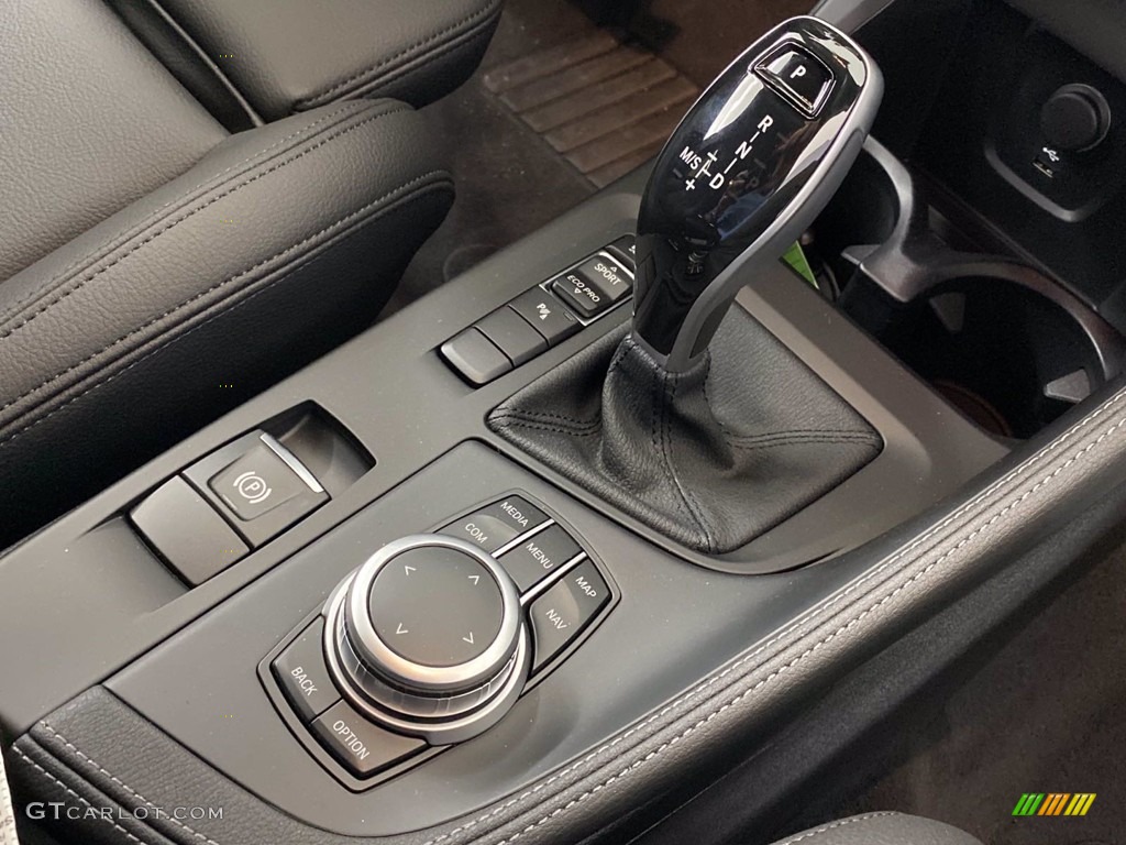 2021 X2 sDrive28i - Black Sapphire Metallic / Black photo #25