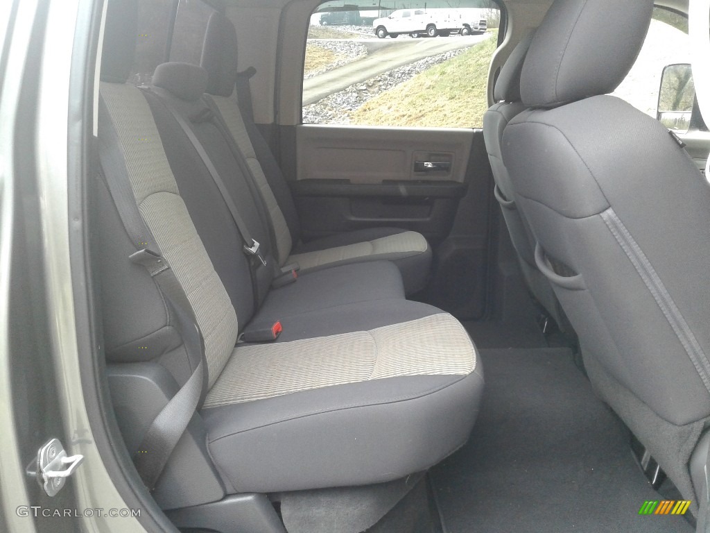 2012 Ram 3500 HD Big Horn Crew Cab 4x4 - Mineral Gray Pearl / Dark Slate/Medium Graystone photo #23