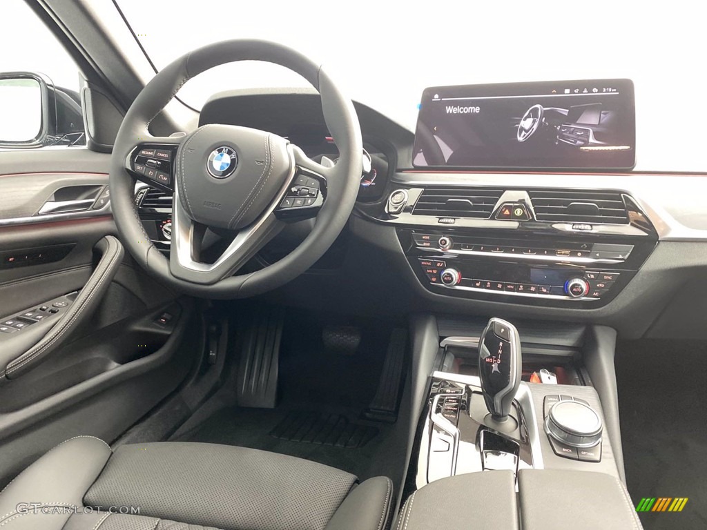 2021 5 Series 530i Sedan - Black Sapphire Metallic / Black photo #25