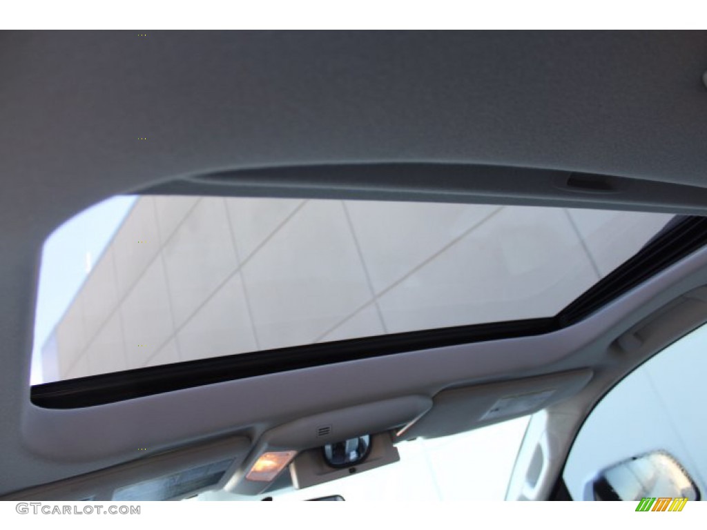2017 Sequoia SR5 - Super White / Graphite photo #22