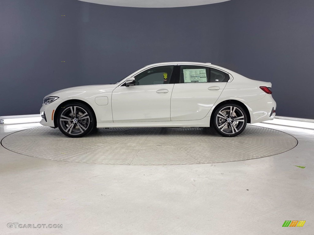 2021 3 Series 330e Sedan - Alpine White / Black photo #7