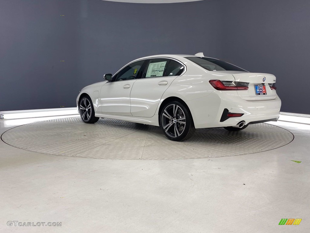 2021 3 Series 330e Sedan - Alpine White / Black photo #8