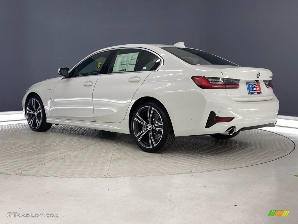 2021 3 Series 330e Sedan - Alpine White / Black photo #9