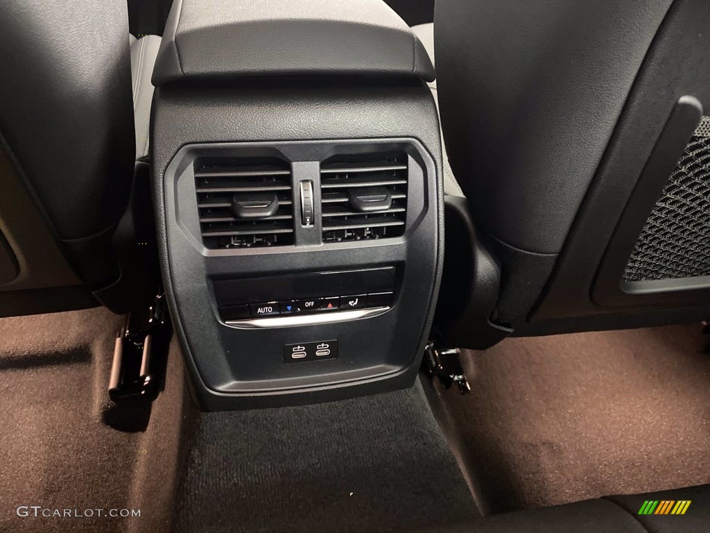 2021 3 Series 330e Sedan - Alpine White / Black photo #27
