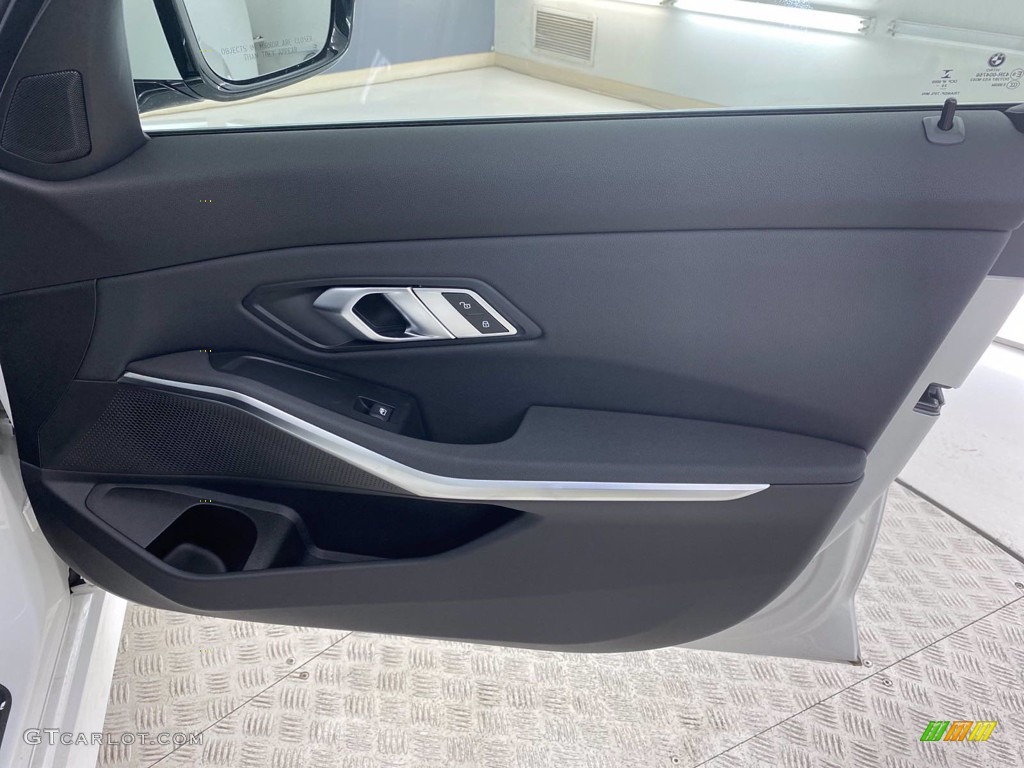 2021 3 Series 330e Sedan - Alpine White / Black photo #32