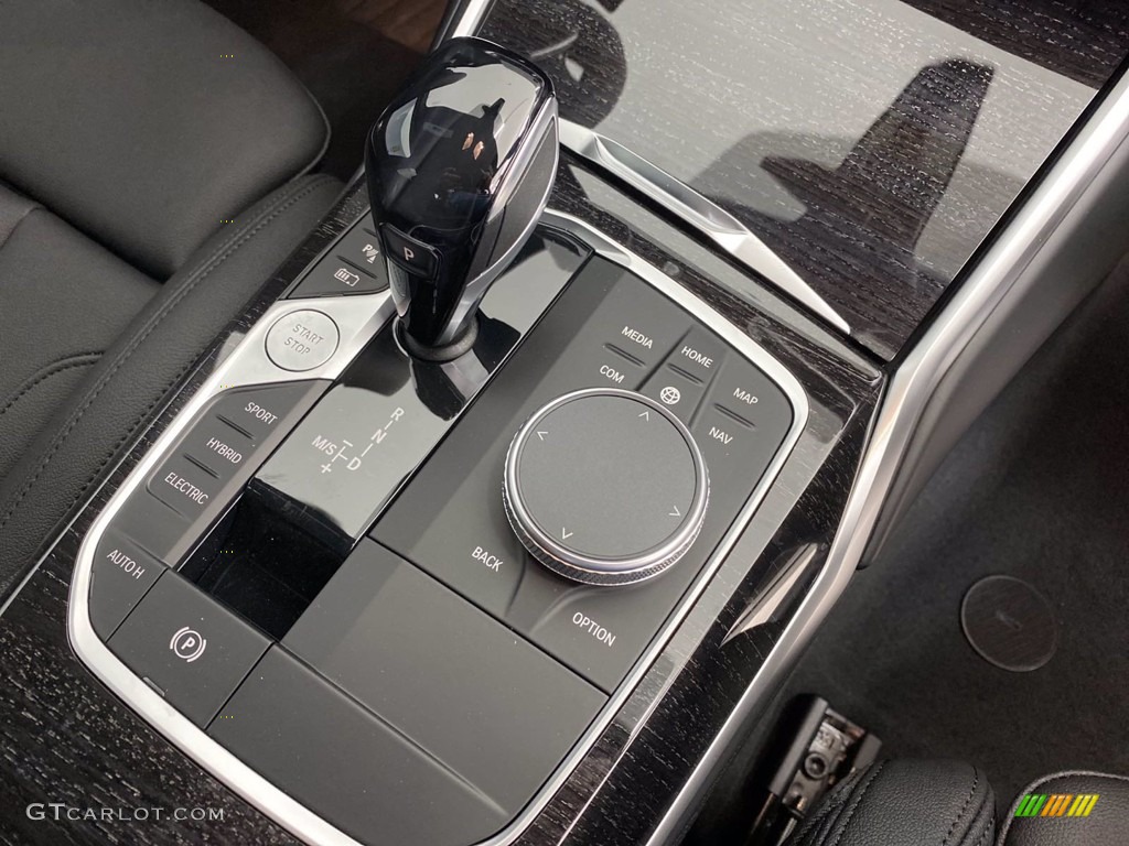 2021 3 Series 330e Sedan - Alpine White / Black photo #33