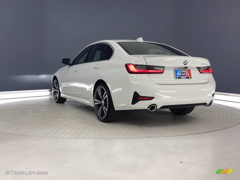 2021 3 Series 330e Sedan - Alpine White / Black photo #7