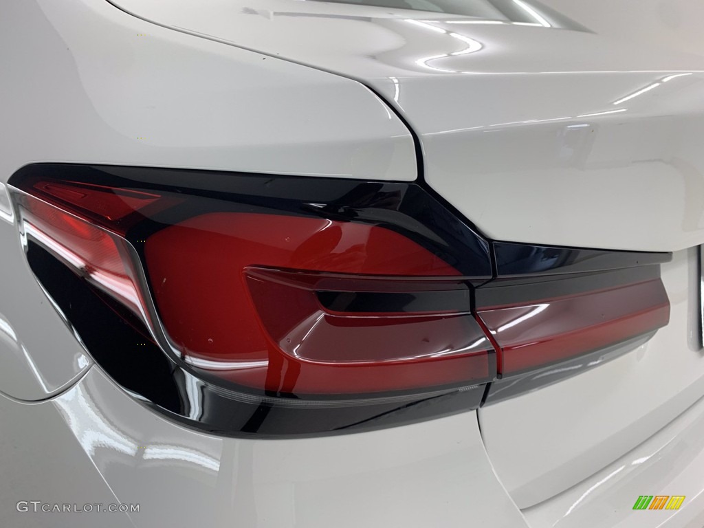 2021 5 Series 540i Sedan - Alpine White / Black photo #12