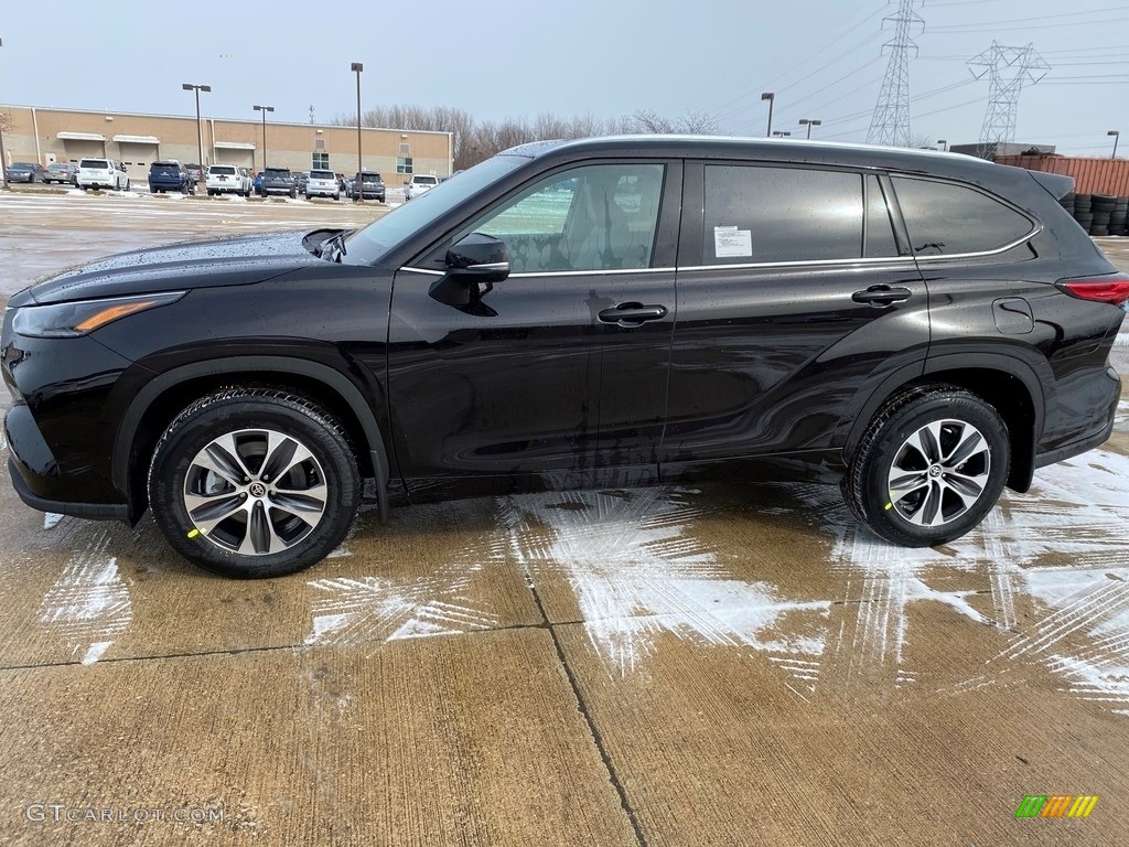 2021 Highlander XLE AWD - Opulent Amber / Graphite photo #1