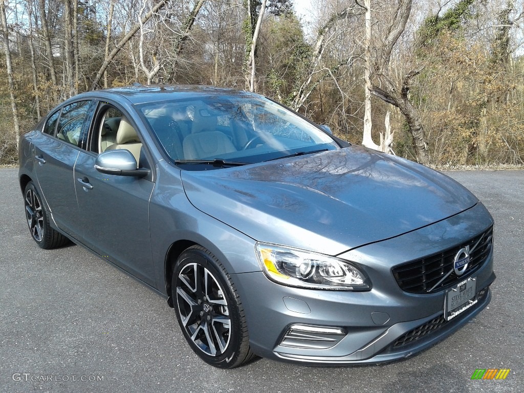 2017 Volvo S60 T5 Exterior Photos