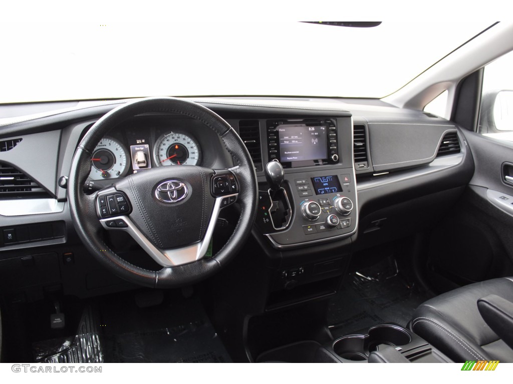 2019 Sienna SE - Super White / Black photo #19