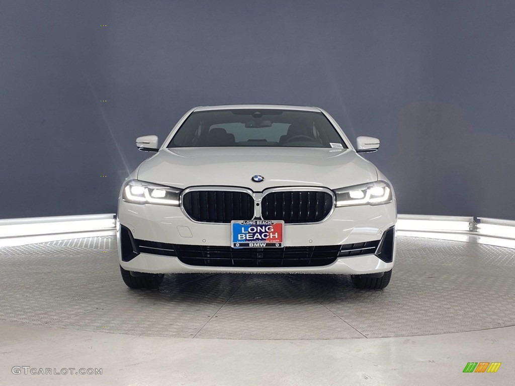 2021 5 Series 530i Sedan - Alpine White / Black photo #3