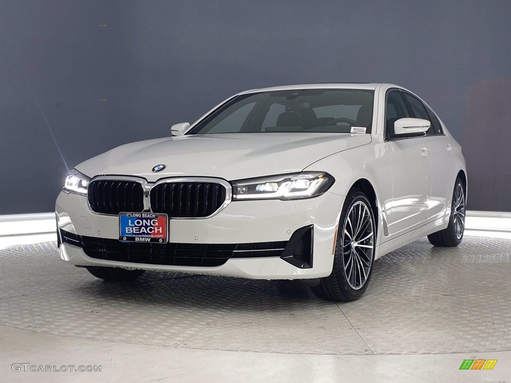 2021 5 Series 530i Sedan - Alpine White / Black photo #4