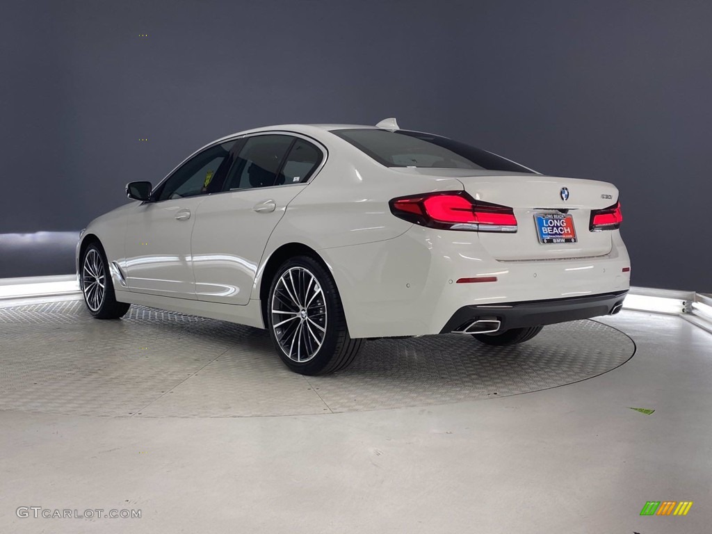 2021 5 Series 530i Sedan - Alpine White / Black photo #8