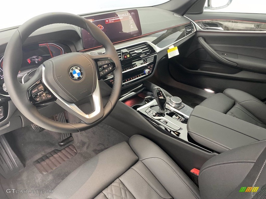 2021 5 Series 530i Sedan - Alpine White / Black photo #12