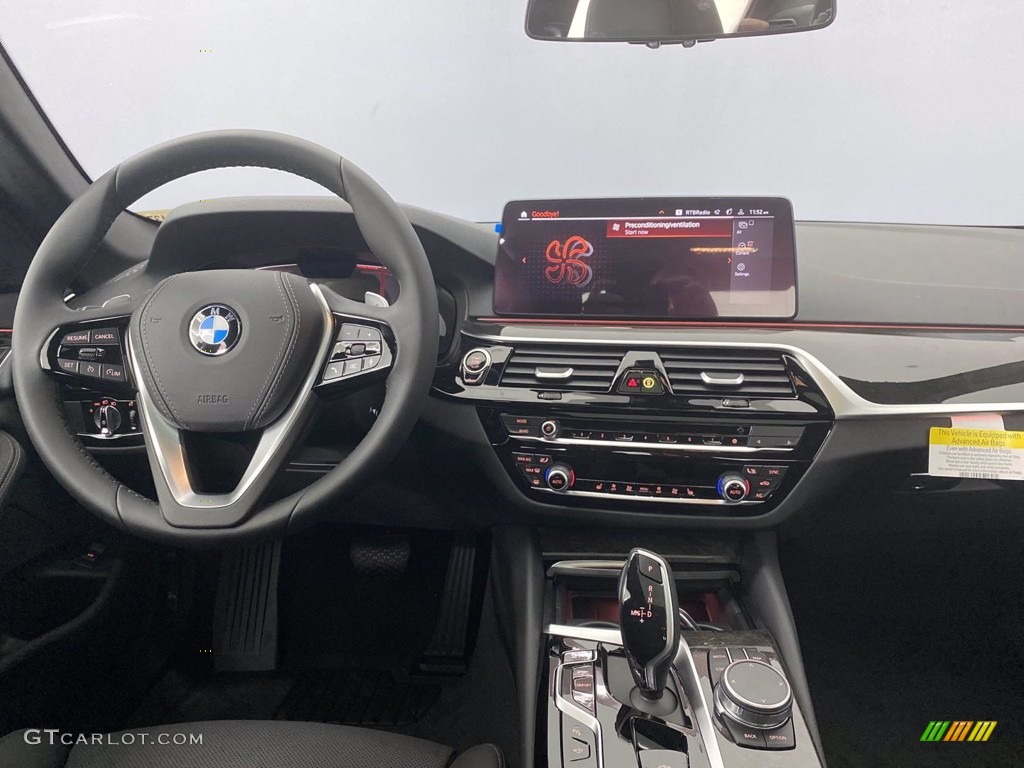 2021 5 Series 530i Sedan - Alpine White / Black photo #18