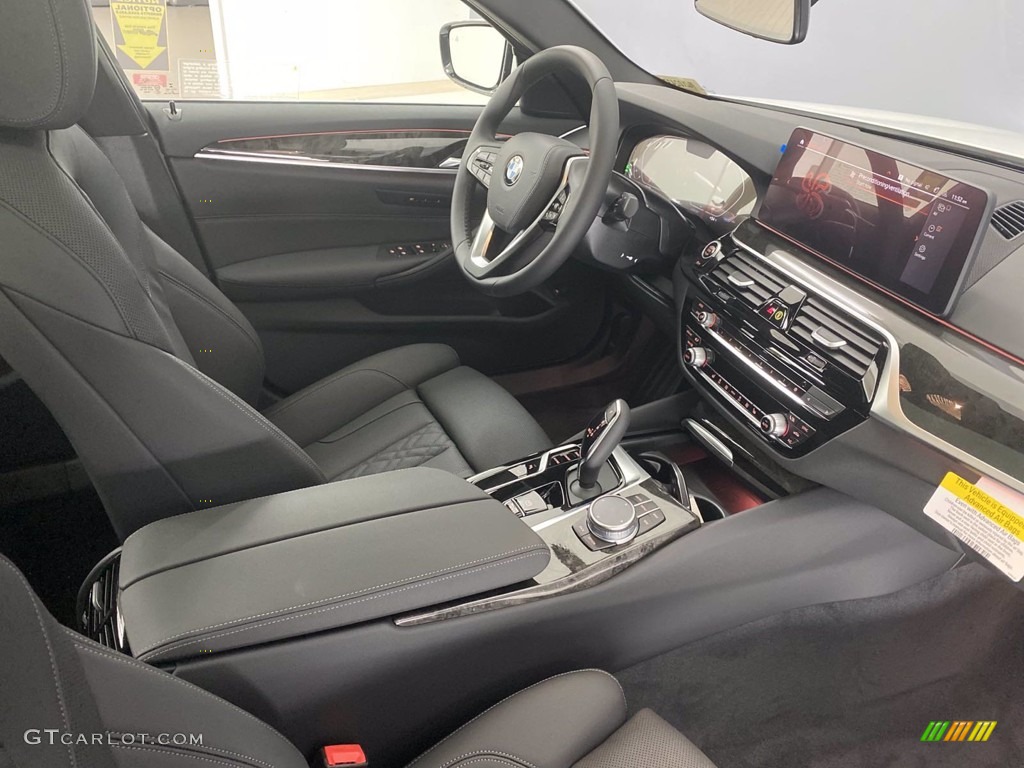 2021 5 Series 530i Sedan - Alpine White / Black photo #20