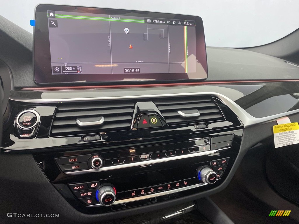 2021 5 Series 530i Sedan - Alpine White / Black photo #26