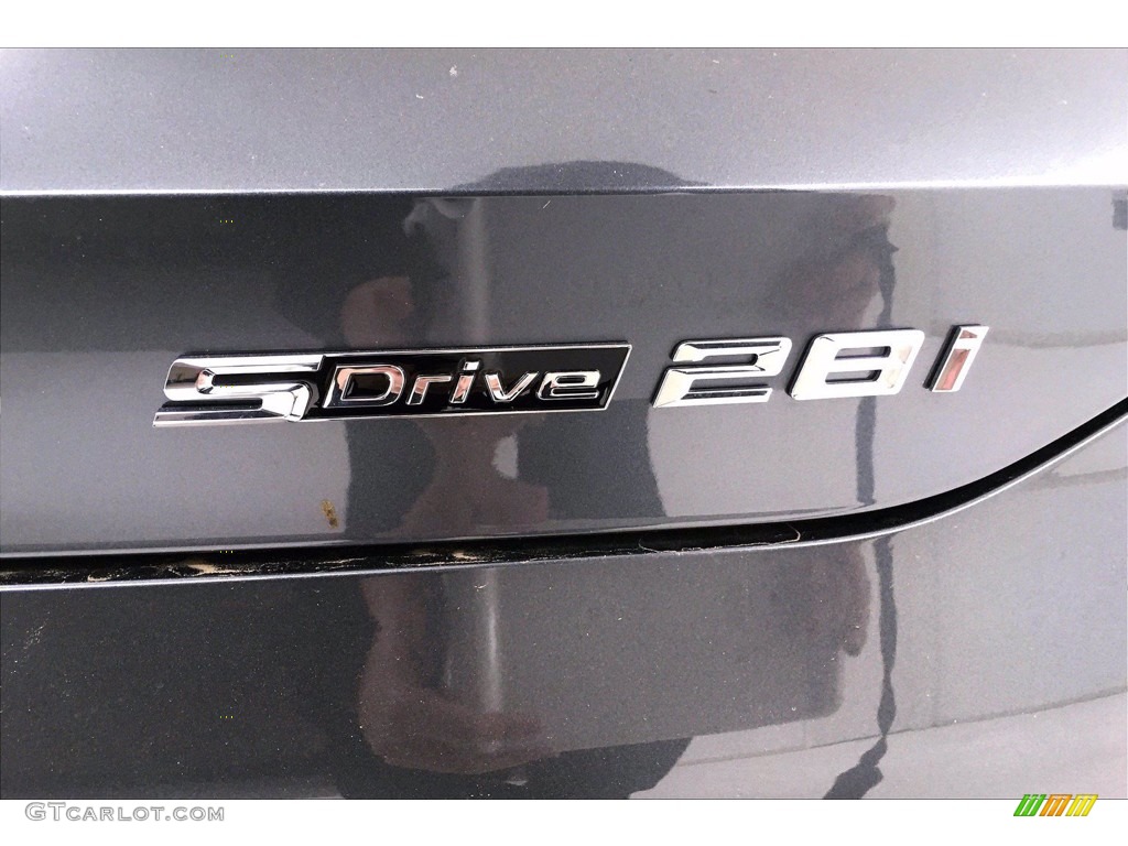 2021 X2 sDrive28i - Mineral Gray Metallic / Black photo #16