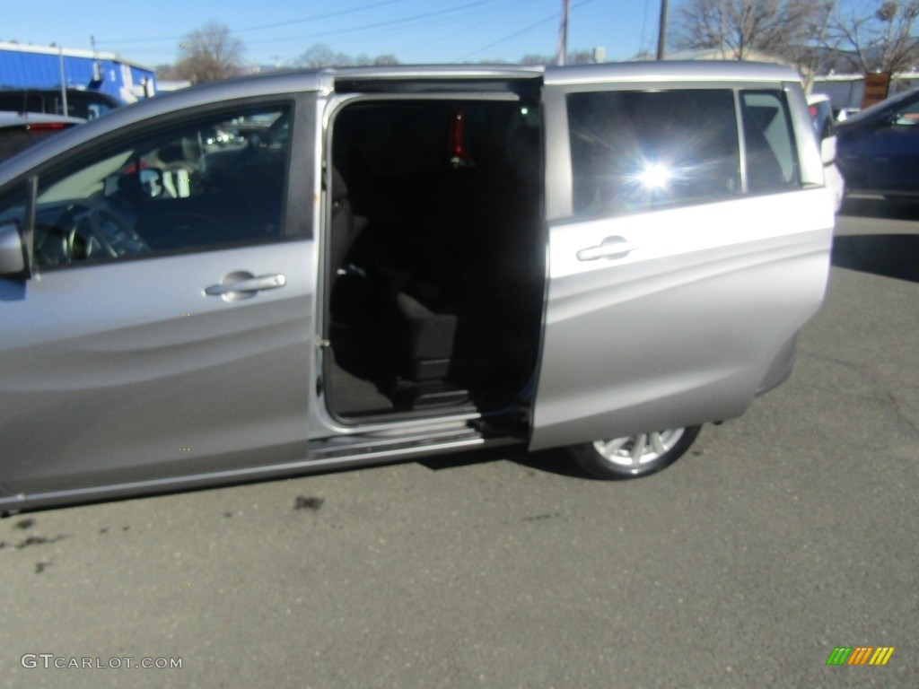 2012 MAZDA5 Sport - Liquid Silver Metallic / Black photo #34