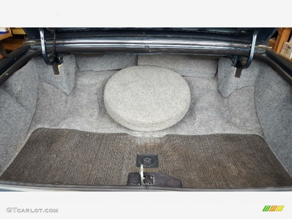1986 Cadillac Fleetwood Brougham D'Elegance Trunk Photo #141089476
