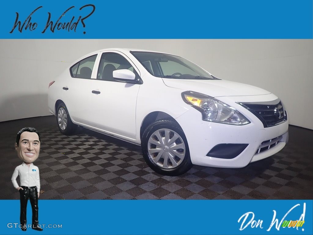 Fresh Powder White Nissan Versa