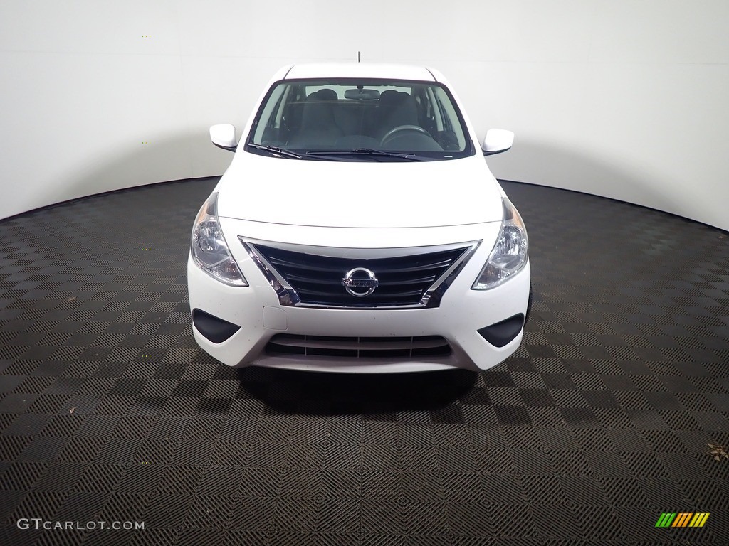 2017 Versa S - Fresh Powder White / Charcoal photo #4