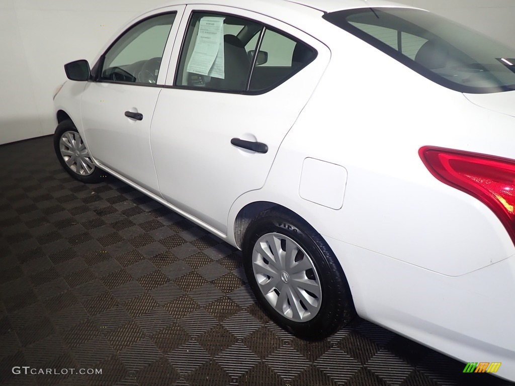 2017 Versa S - Fresh Powder White / Charcoal photo #17