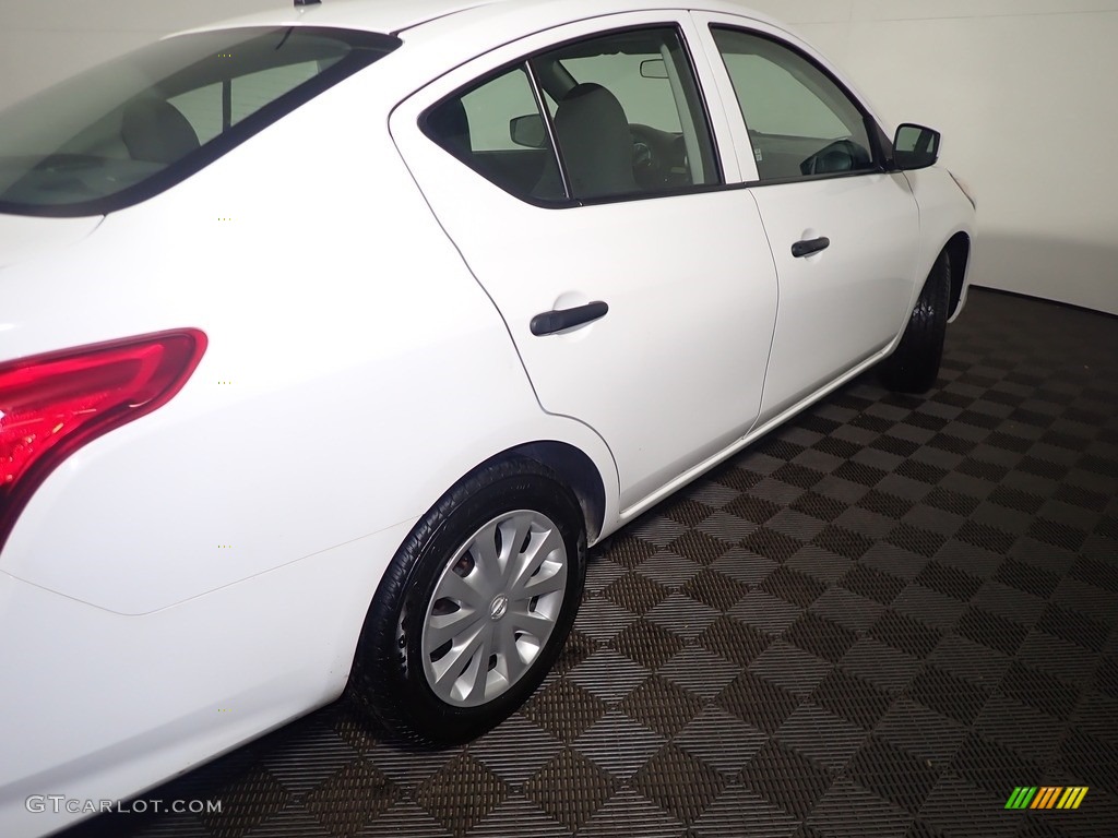 2017 Versa S - Fresh Powder White / Charcoal photo #18