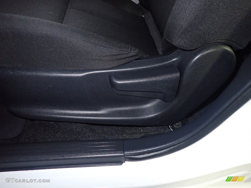 2017 Versa S - Fresh Powder White / Charcoal photo #24