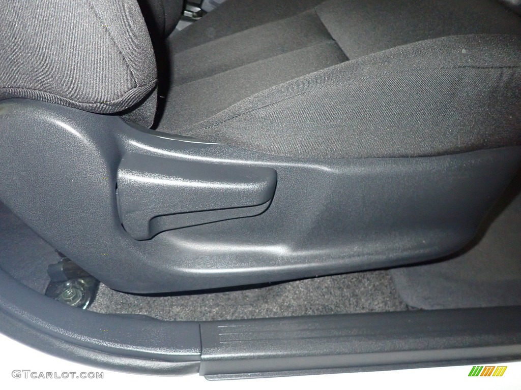 2017 Versa S - Fresh Powder White / Charcoal photo #37