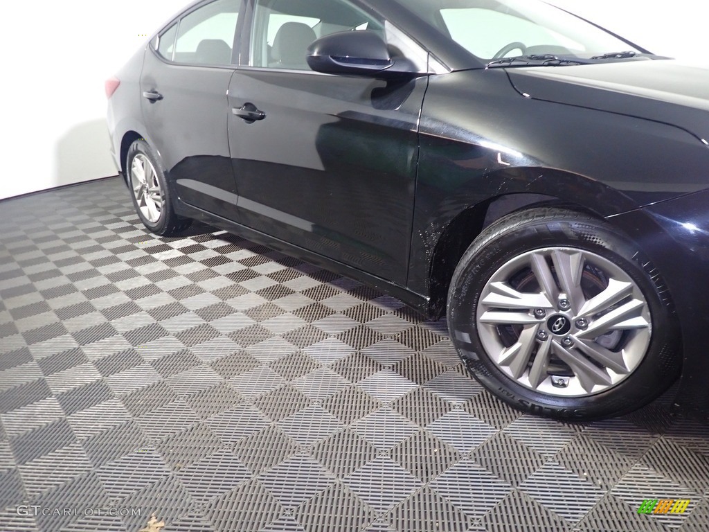 2019 Elantra SEL - Phantom Black / Black photo #4
